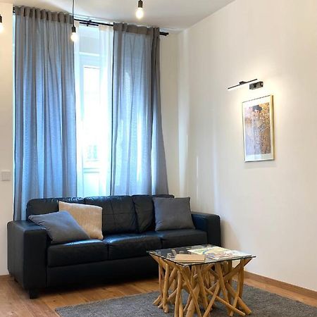 Lahn Kuesst Rhein - Ferienwohnung Ланштайн Экстерьер фото